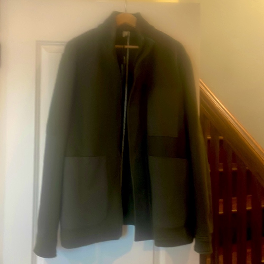 Gorgeous Ted Baker Men’s Dark Green XL (UK 6) Casual Waist Length Coat.